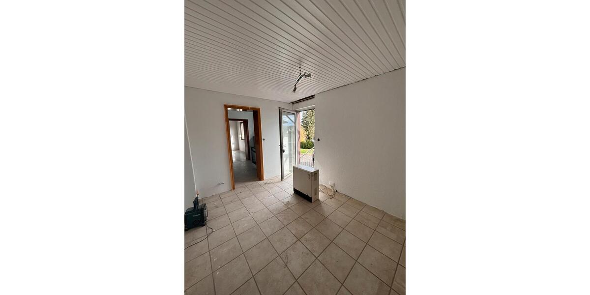 Erdgeschoßwohnung Nentershausen - 3 Zimmer, 72 m&sup2;, 530&euro; | Angebot:26040611