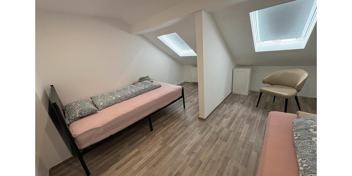Dachgeschoßwohnung Duisburg Duisburg-Mitte - 2 Zimmer, 45 m&sup2;, 50&euro; | Angebot:26594639