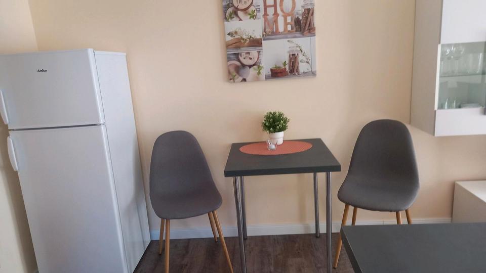 Wohnen auf Zeit Brake (Unterweser) - 2 Zimmer, 30 m&sup2;, 70&euro; | Angebot:10643840