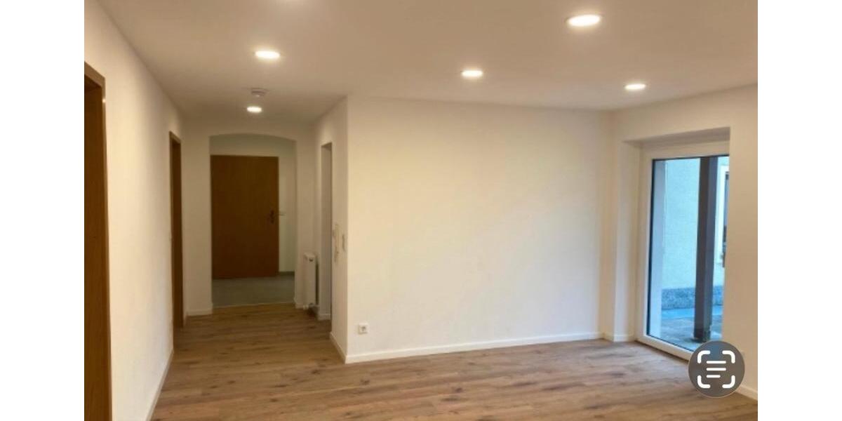 Erdgeschoßwohnung Amberg - 3 Zimmer, 80 m&sup2;, 800&euro; | Angebot:26535724