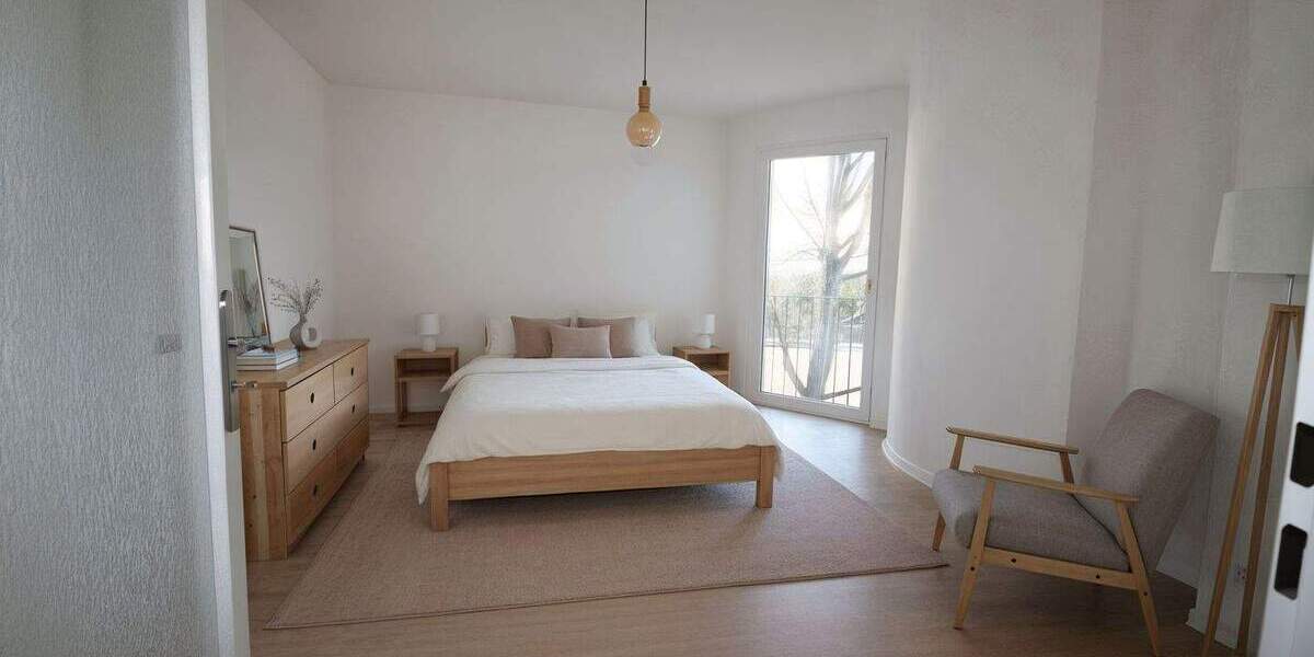 Schöne, sehr helle 4 Zimmer Wohnung in zentraler, ruhige Lage. 4 zimmer