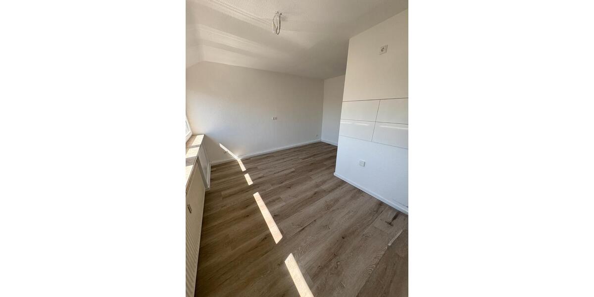 Dachgeschoßwohnung Oberhausen - 2.5 Zimmer, 50 m&sup2;, 590&euro; | Angebot:26405960