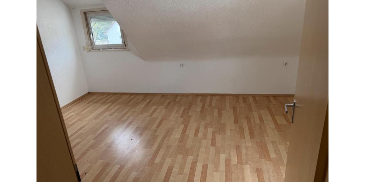 Wohnen auf Zeit Villingen-Schwenningen Schwenningen - 6 Zimmer, 205 m&sup2;, 450&euro; | Angebot:26594591