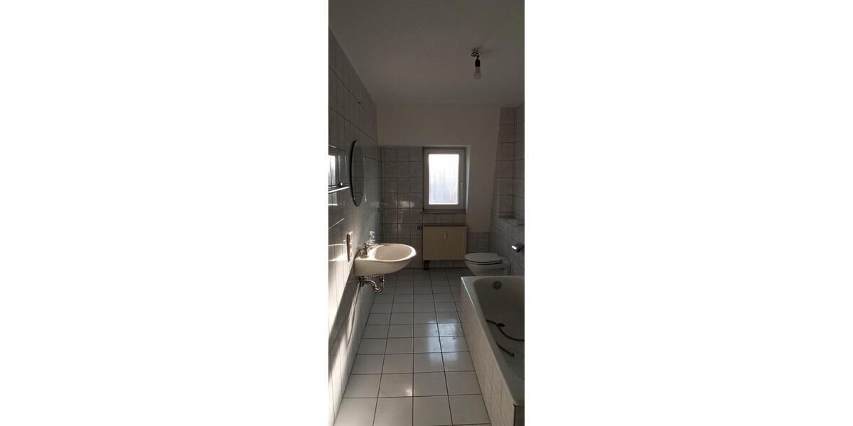 Dachgeschoßwohnung Neuwied - 3 Zimmer, 82 m&sup2;, 765&euro; | Angebot:26645357