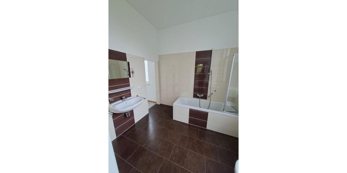 Erdgeschoßwohnung Bücken - 5 Zimmer, 134 m&sup2;, 1.150&euro; | Angebot:26487682