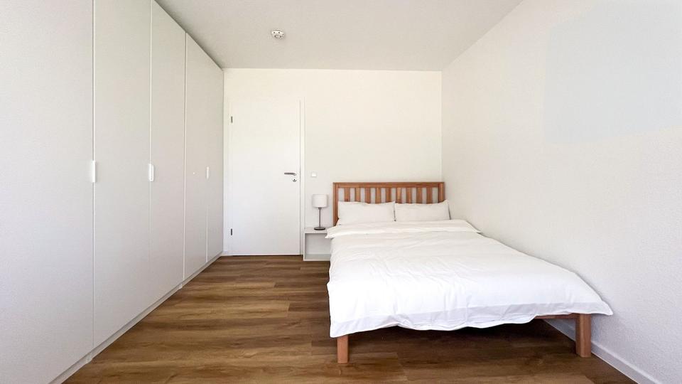 Möblierte 3 Zimmer Wohnung mit Balkon und Tiefgaragen-Stellplatz zimmer