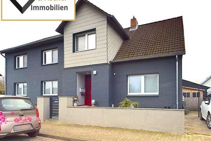 Sofort bezugsfrei: 3-Zimmer-Wohnung mit Einbauküche im Zweifamilienhaus – Wohnraum mit Potenzial