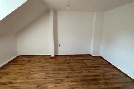 Vollmöblierte 3-Zimmer Dachgeschosswohnung als 3er WG 3 zimmer