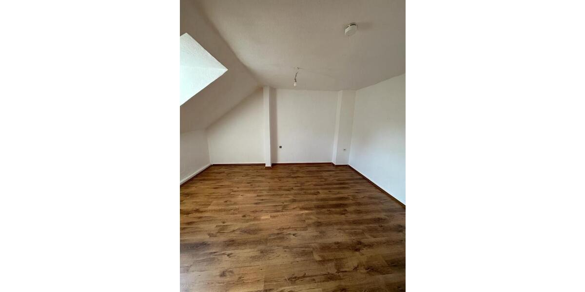 Vollmöblierte 3-Zimmer Dachgeschosswohnung als 3er WG 3 zimmer