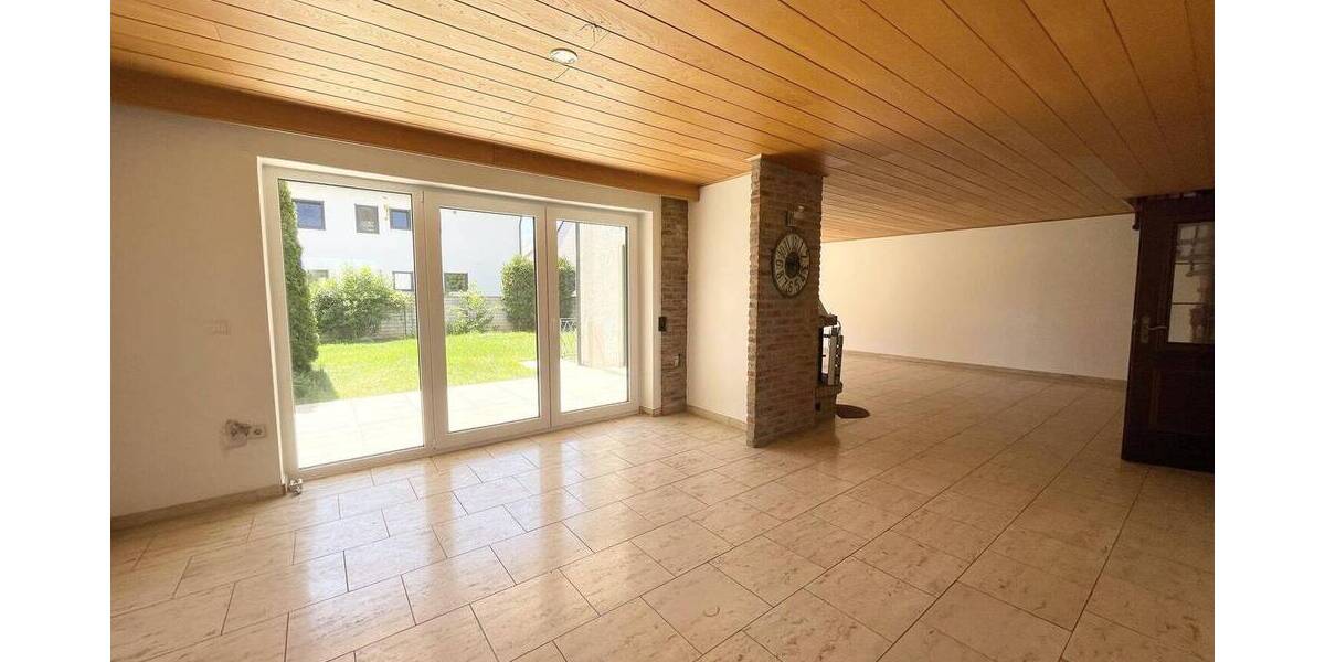 Doppelhaushälfte Neu-Ulm Pfuhl - 7 Zimmer, 213 m&sup2;, 2.450&euro; | Angebot:26744976