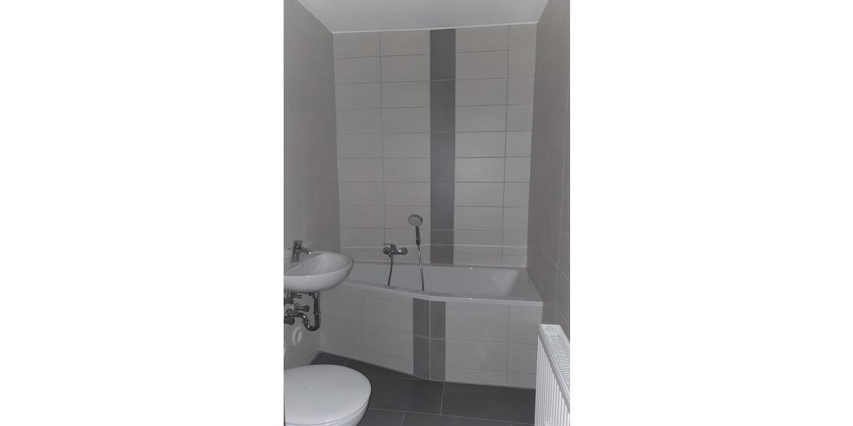 Etagenwohnung Glauchau - 4 Zimmer, 67 m&sup2;, 440&euro; | Angebot:25591473