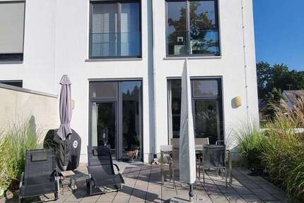 Haus zum Mieten in Burgthann Mimberg 2.200 € 150.5 m² 5.5 zimmer