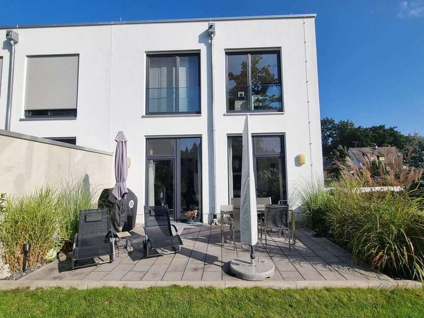 Haus zum Mieten in Burgthann Mimberg 2.200 € 150.5 m² 5.5 zimmer
