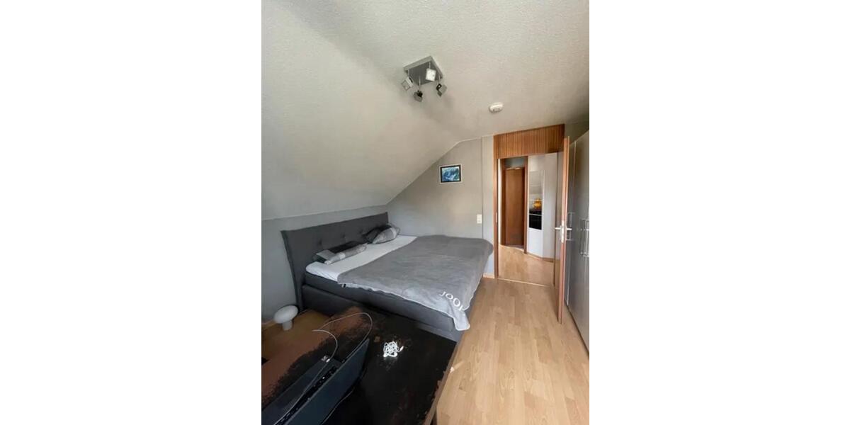 Dachgeschoßwohnung Ludwigsburg Oßweil - 2 Zimmer, 59 m&sup2;, 990&euro; | Angebot:25272114