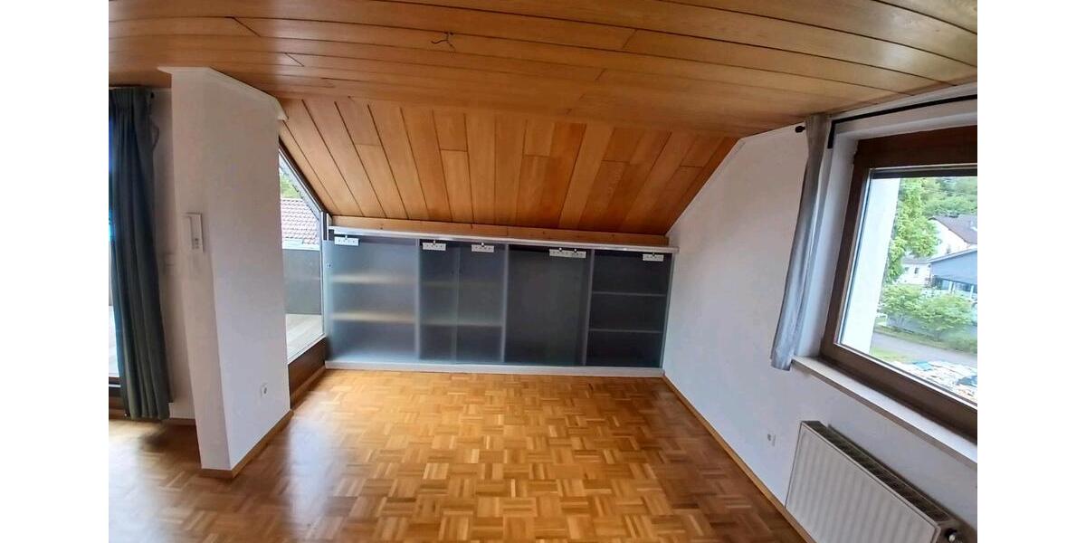 Dachgeschoßwohnung Westerheim - 2.5 Zimmer, 75 m&sup2;, 850&euro; | Angebot:26619590
