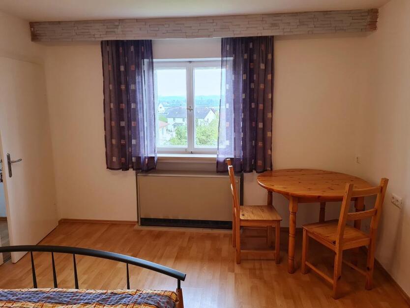 Zimmer für Monteure Handwerker Referendare in 4er-WG
