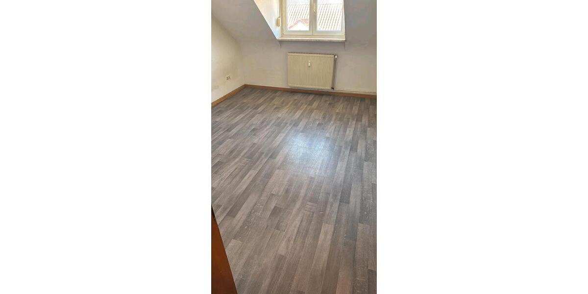 Dachgeschoßwohnung Völklingen - 2 Zimmer, 65 m&sup2;, 540&euro; | Angebot:25262103