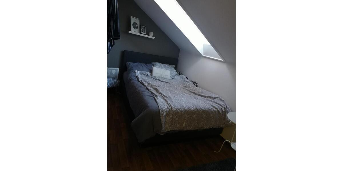 Dachgeschoßwohnung Weiden in der Oberpfalz - 1.5 Zimmer, 27 m&sup2;, 280&euro; | Angebot:26535736