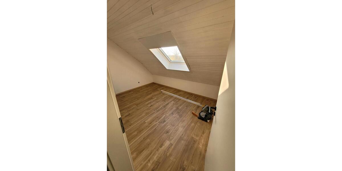 4,5 ZW in Feuerbach ab 01.02.26 4 zimmer