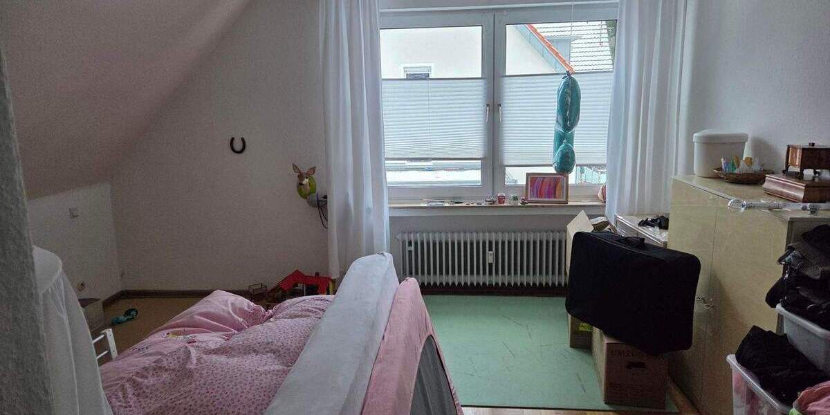 Helle 3-Zimmer-Wohnung im 1. OG mit Garage 3 zimmer