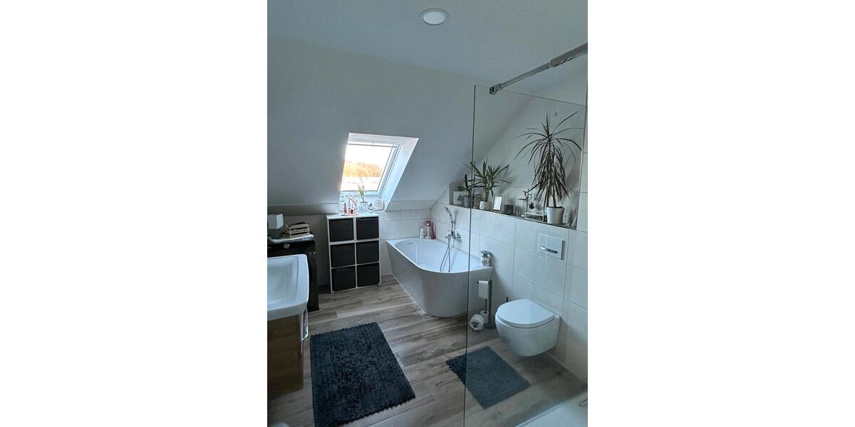 Dachgeschoßwohnung Wulkenzin - 3 Zimmer, 116 m&sup2;, 1.300&euro; | Angebot:24842216