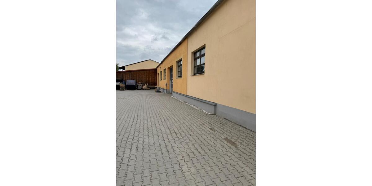 Gewerbehalle in Autobahnnähe zimmer