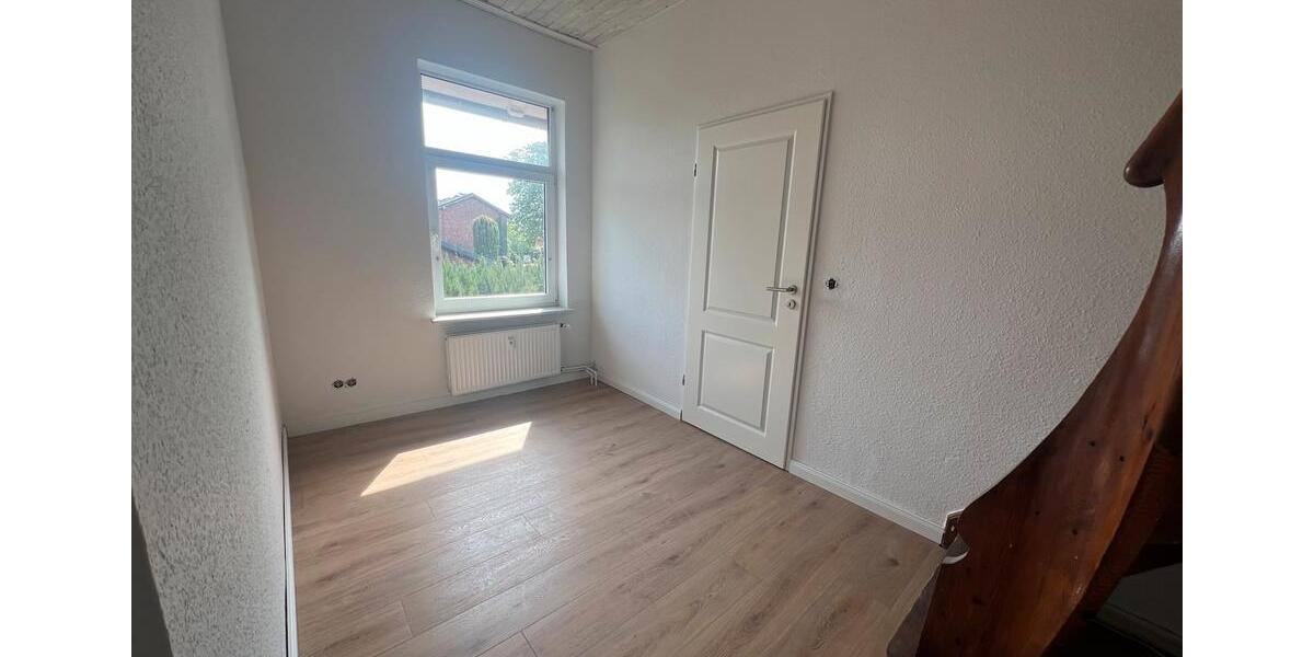 Dachgeschoßwohnung Hohenaspe - 3 Zimmer, 73 m&sup2;, 700&euro; | Angebot:26412535