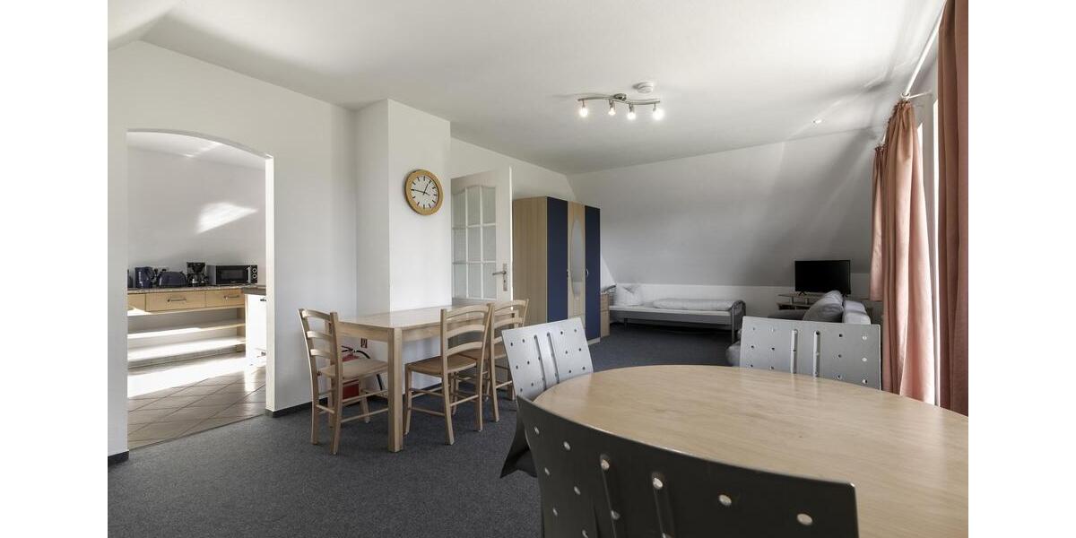 Etagenwohnung Norderstedt - 5 Zimmer, 146 m&sup2;, 2.200&euro; | Angebot:25792572