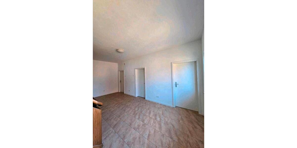 Doppelhaushälfte Spenge - 7 Zimmer, 200 m&sup2;, 1.800&euro; | Angebot:26481027