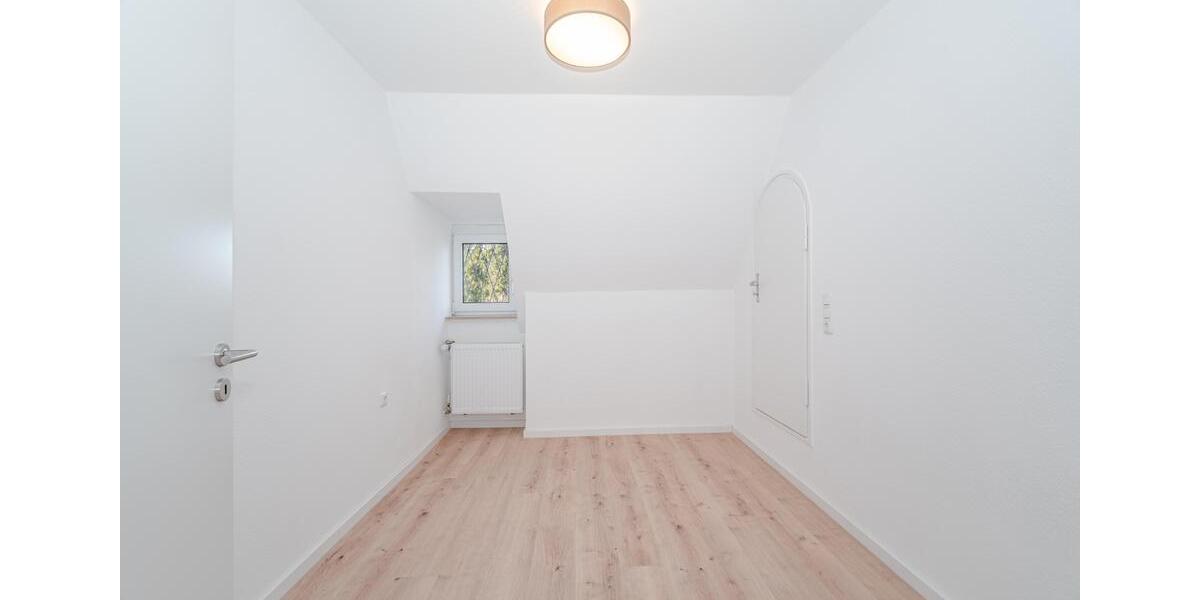 Einfamilienhaus Grünwald - 6 Zimmer, 210 m&sup2;, 4.200&euro; | Angebot:24571196