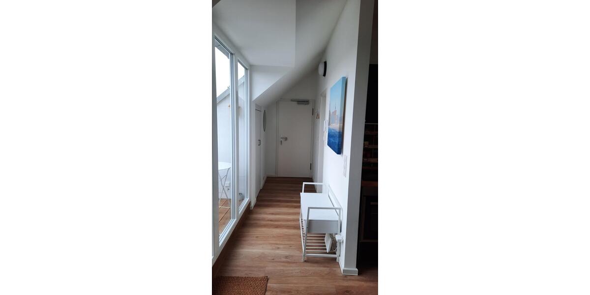 Möblierte Dachgeschosswohnung auf Zeit zu vermieten 1 zimmer