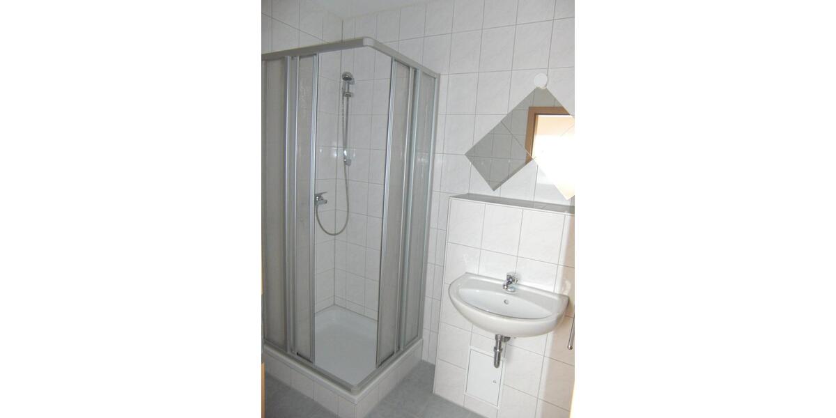 Dachgeschoßwohnung Osterhofen - 2 Zimmer, 42 m&sup2;, 570&euro; | Angebot:24815282