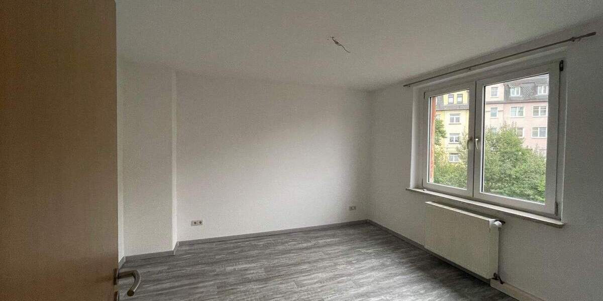 Etagenwohnung Aue - 4 Zimmer, 80 m&sup2;, 330&euro; | Angebot:25984873