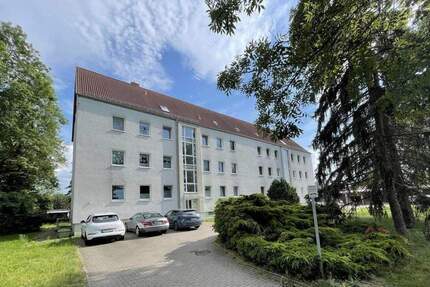 ERSTBEZUG! Sonnige Dachgeschoss-Wohnung in Naundorf, OT Hof! 3 zimmer