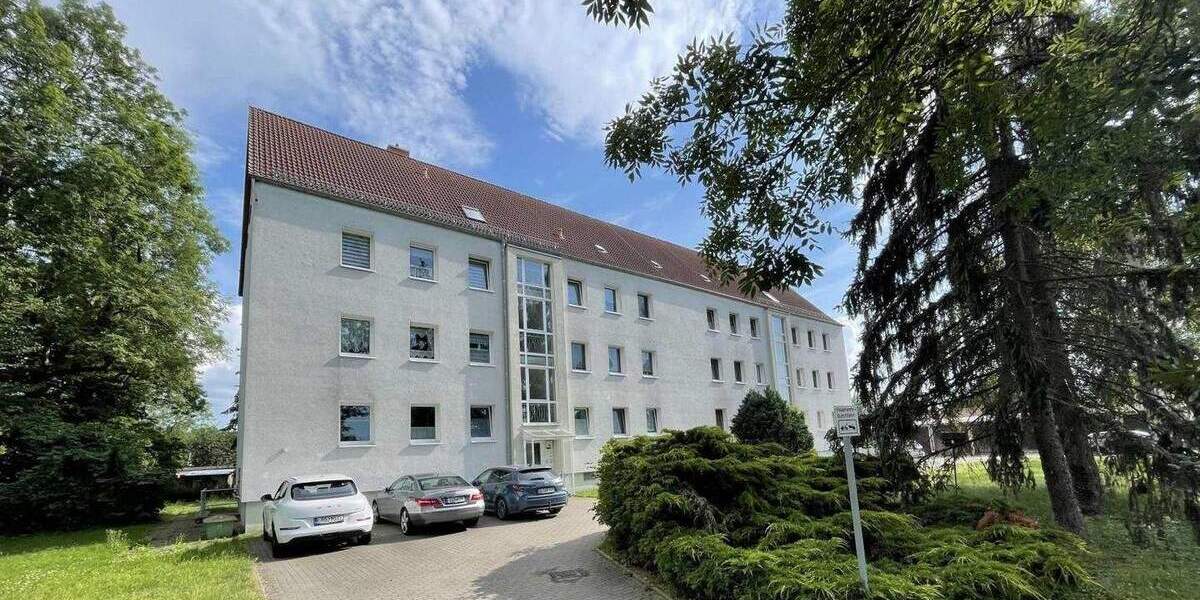 ERSTBEZUG! Sonnige Dachgeschoss-Wohnung in Naundorf, OT Hof! 3 zimmer
