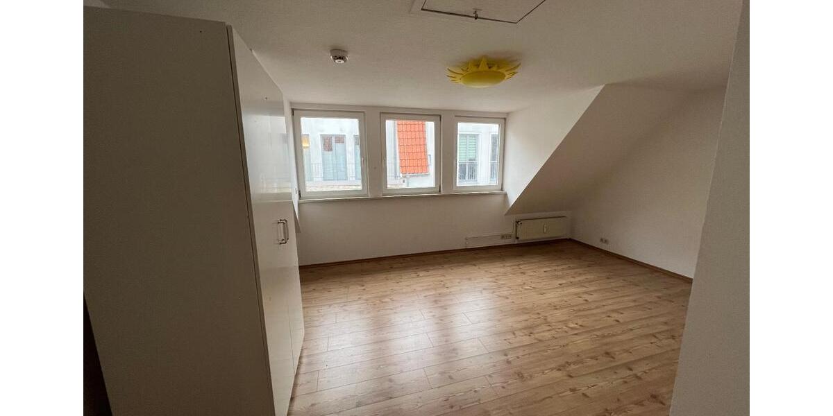 Dachgeschoßwohnung Stralsund - 5 Zimmer, 170 m&sup2;, 1.526&euro; | Angebot:25870207