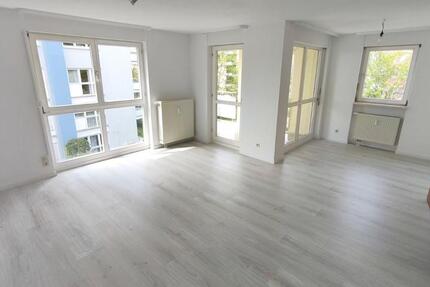 Wohnung Sindelfingen Eichholz - 2 Zimmer, 67 m&sup2;, 980&euro; | Angebot:26705353