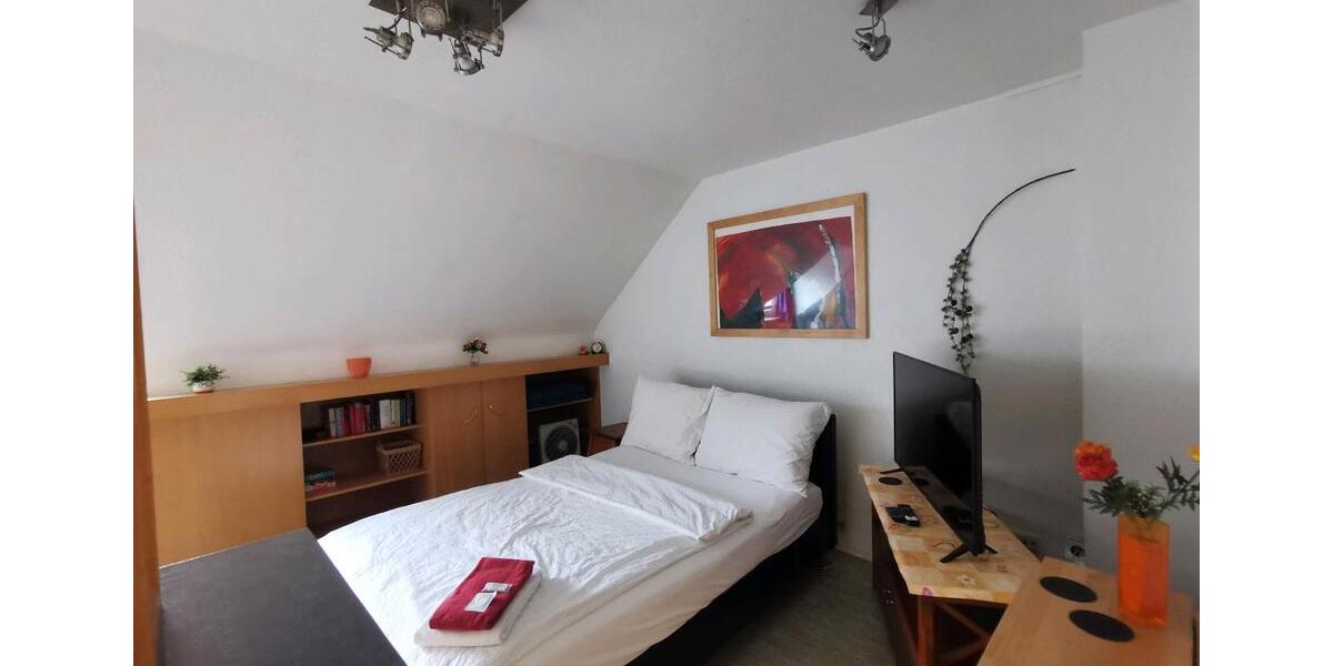 Dachgeschoßwohnung Essen Stadtbezirk III - 1 Zimmer, 1.150&euro; | Angebot:21475721