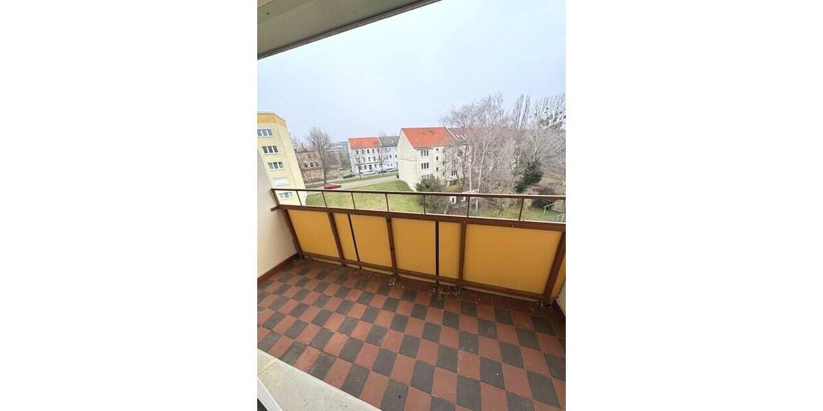 Etagenwohnung Dessau-Roßlau Innenstadt - 2 Zimmer, 48 m&sup2;, 330&euro; | Angebot:25802226