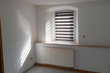 Haus Vohenstrauß - 2 Zimmer, 147 m&sup2;, 750&euro; | Angebot:25853607