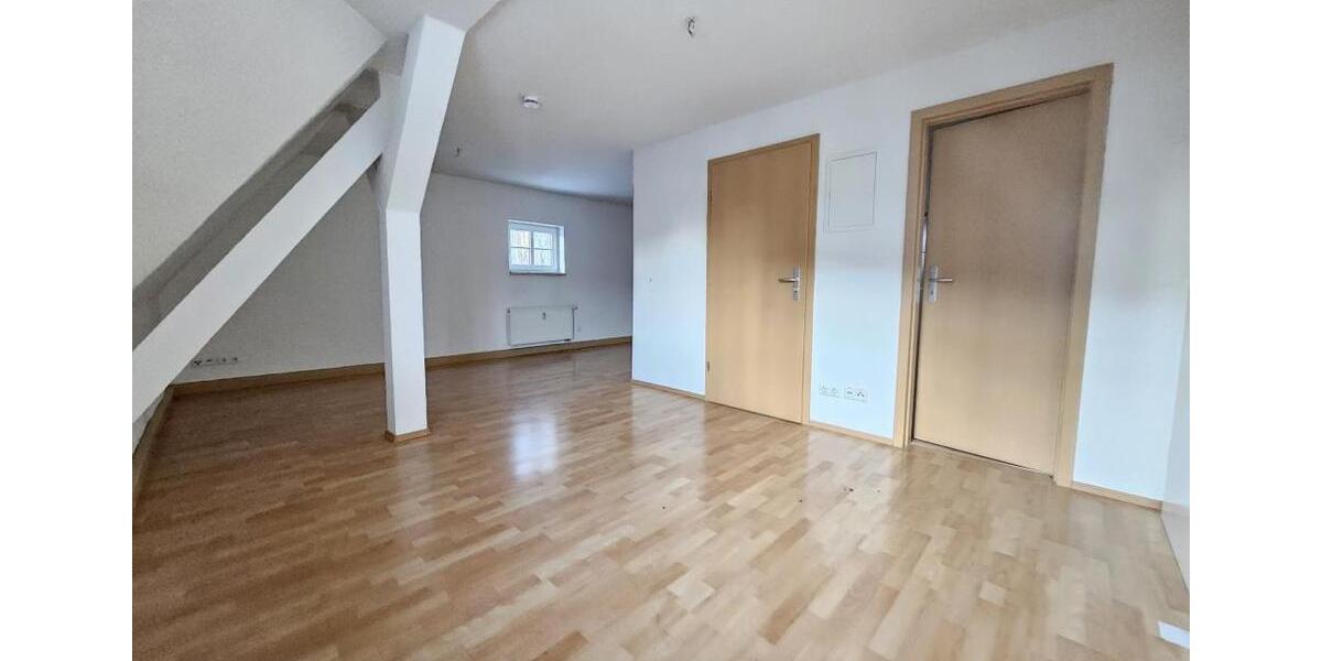 Dachgeschoßwohnung Altenburg - 1 Zimmer, 41 m&sup2;, 268&euro; | Angebot:25785342