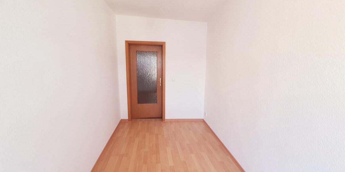 WG geeignet-3-Raum-Wohnung mit Einbauküche in zentraler Lage von Mittweida - Dachgeschoßwohnung Mittweida Rößgen | Angebot:27279778