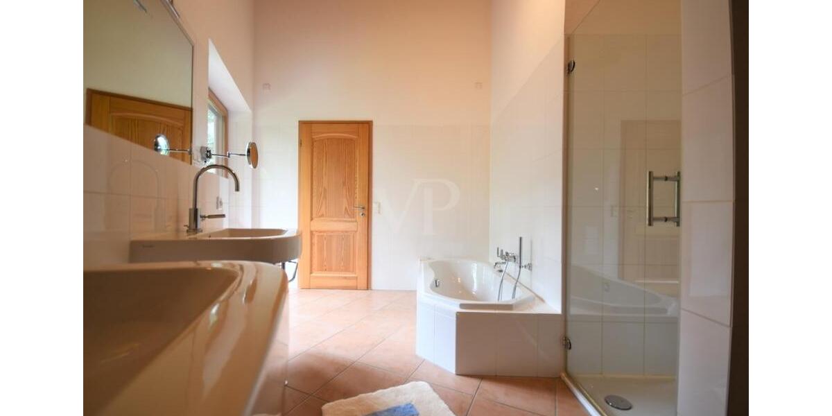 Villa Fürth Atzenhof - 9 Zimmer, 315 m&sup2;, 3.500&euro; | Angebot:24757698