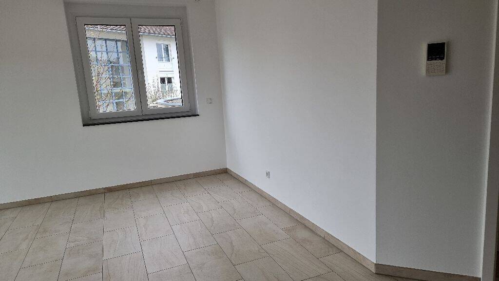 Etagenwohnung Jestetten - 3 Zimmer, 91 m&sup2;, 1.050&euro; | Angebot:26052994