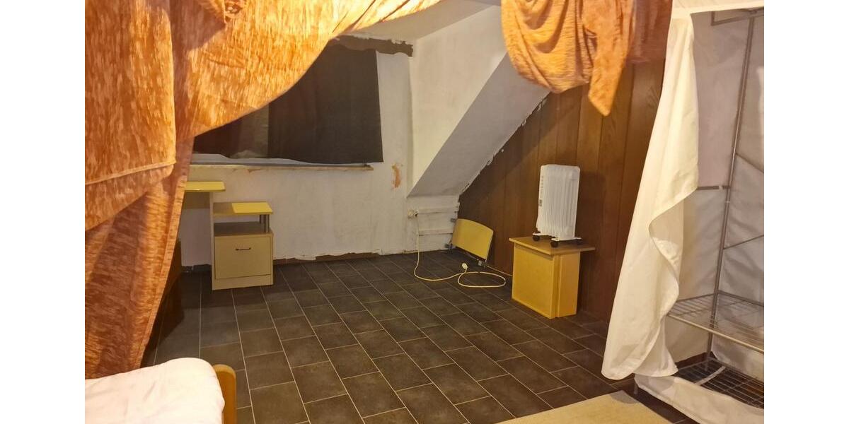 Wohnen auf Zeit Langenfeld (Rheinland) - 8 Zimmer, 150 m&sup2;, 550&euro; | Angebot:25550404