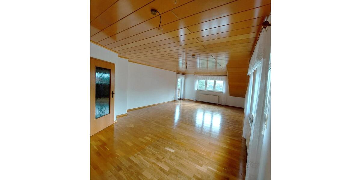 Dachgeschoßwohnung Gründau - 3 Zimmer, 98 m&sup2;, 800&euro; | Angebot:23593820