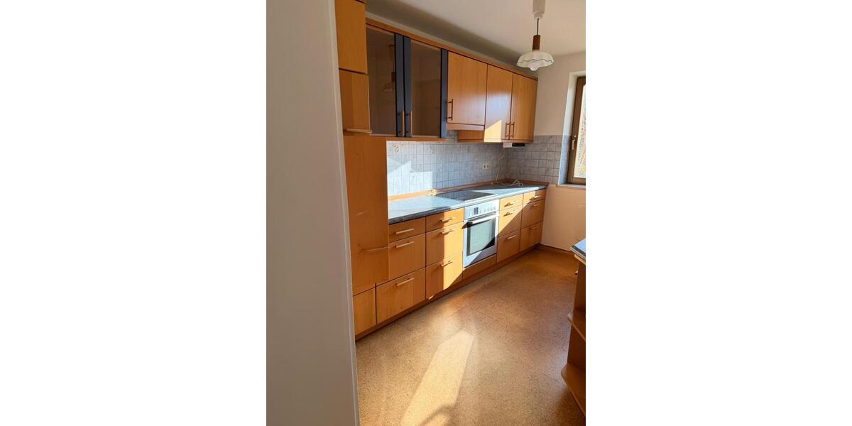 Großes Einfamilienhaus in Schwarzenfeld mit Garten zu vermieten 8 zimmer