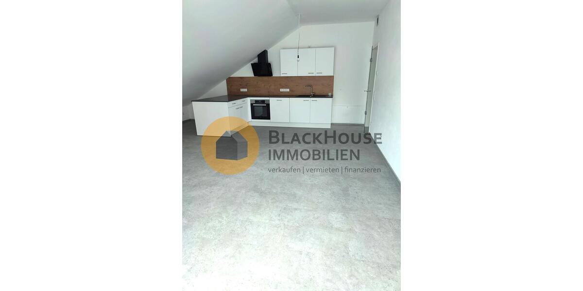 Dachgeschoßwohnung Ingolstadt Südost - 6 Zimmer, 187 m&sup2;, 2.400&euro; | Angebot:24494397