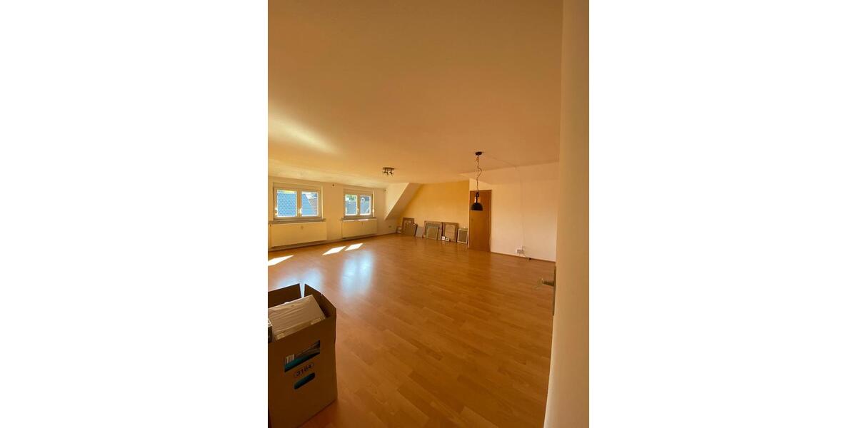 Dachgeschoßwohnung Siegbach - 3 Zimmer, 100 m&sup2;, 650&euro; | Angebot:25807226