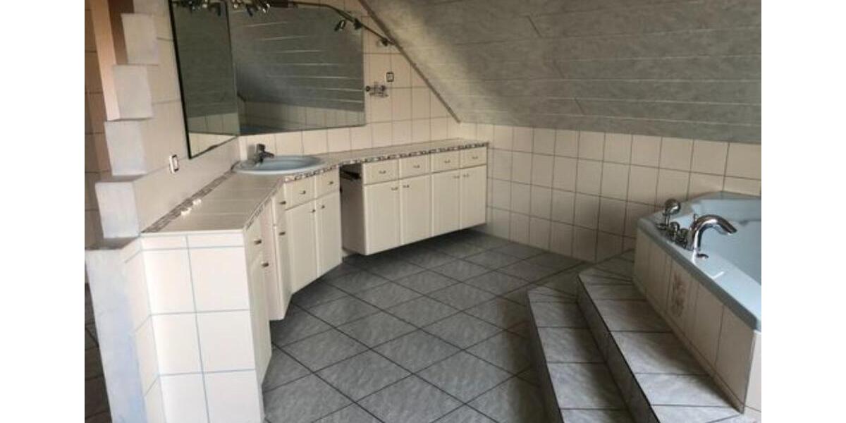 Einfamilienhaus Hohenroth - 5 Zimmer, 190 m&sup2;, 1.450&euro; | Angebot:25895287